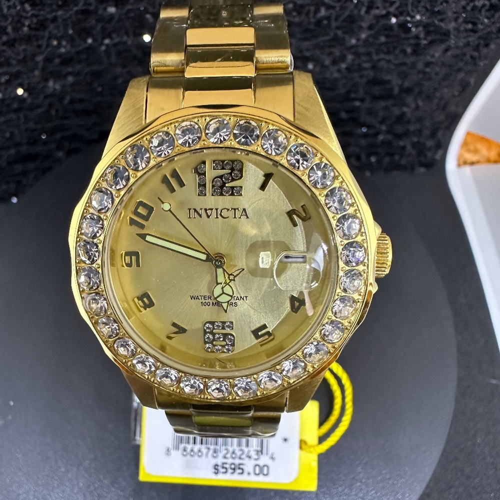Women's (NWT) Invicta Watch w/a 18k Gold Face Showing the Date & a Crystal Bezel